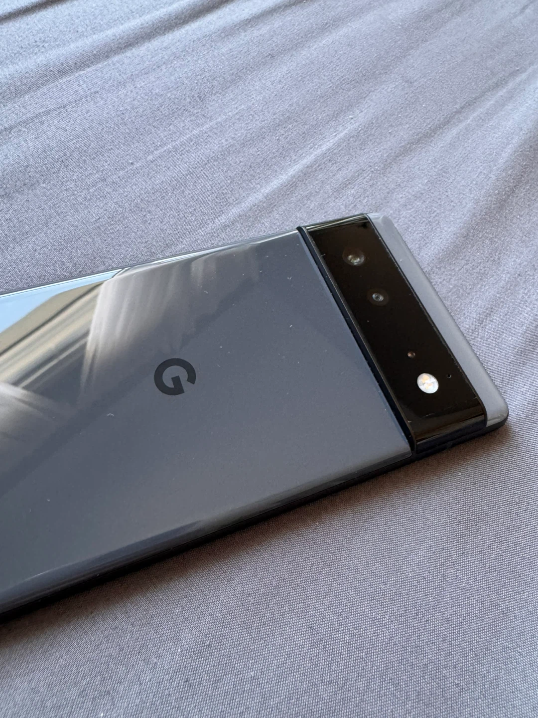 Google pixel 6 - slightly cracked screen - photo 5