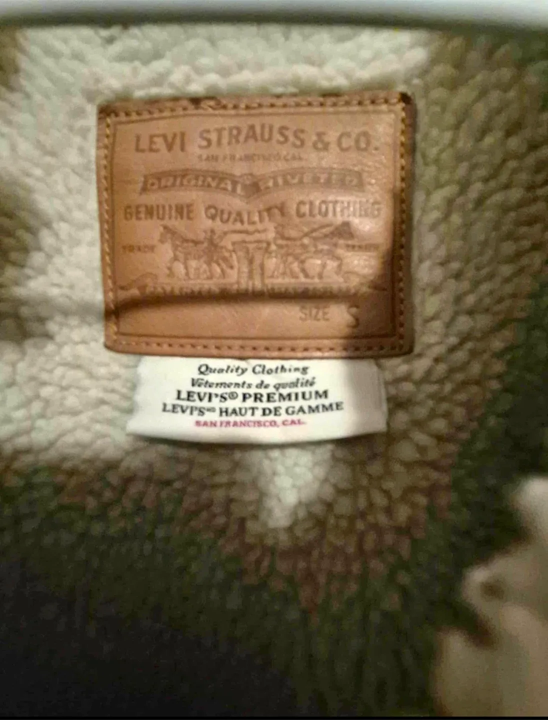 Levi's Sherpa Trucker Jacket - Size Small image indicator(5)