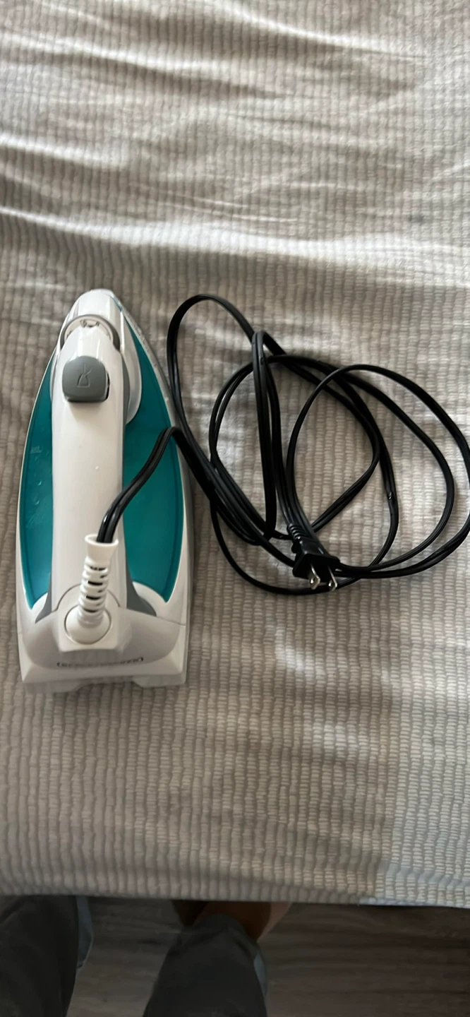 Black+Decker Light 'n Easy SmartSteam Iron