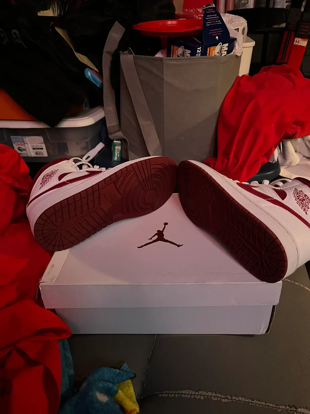 Air Jordan 1 Mid White/Red with Box image indicator(2)