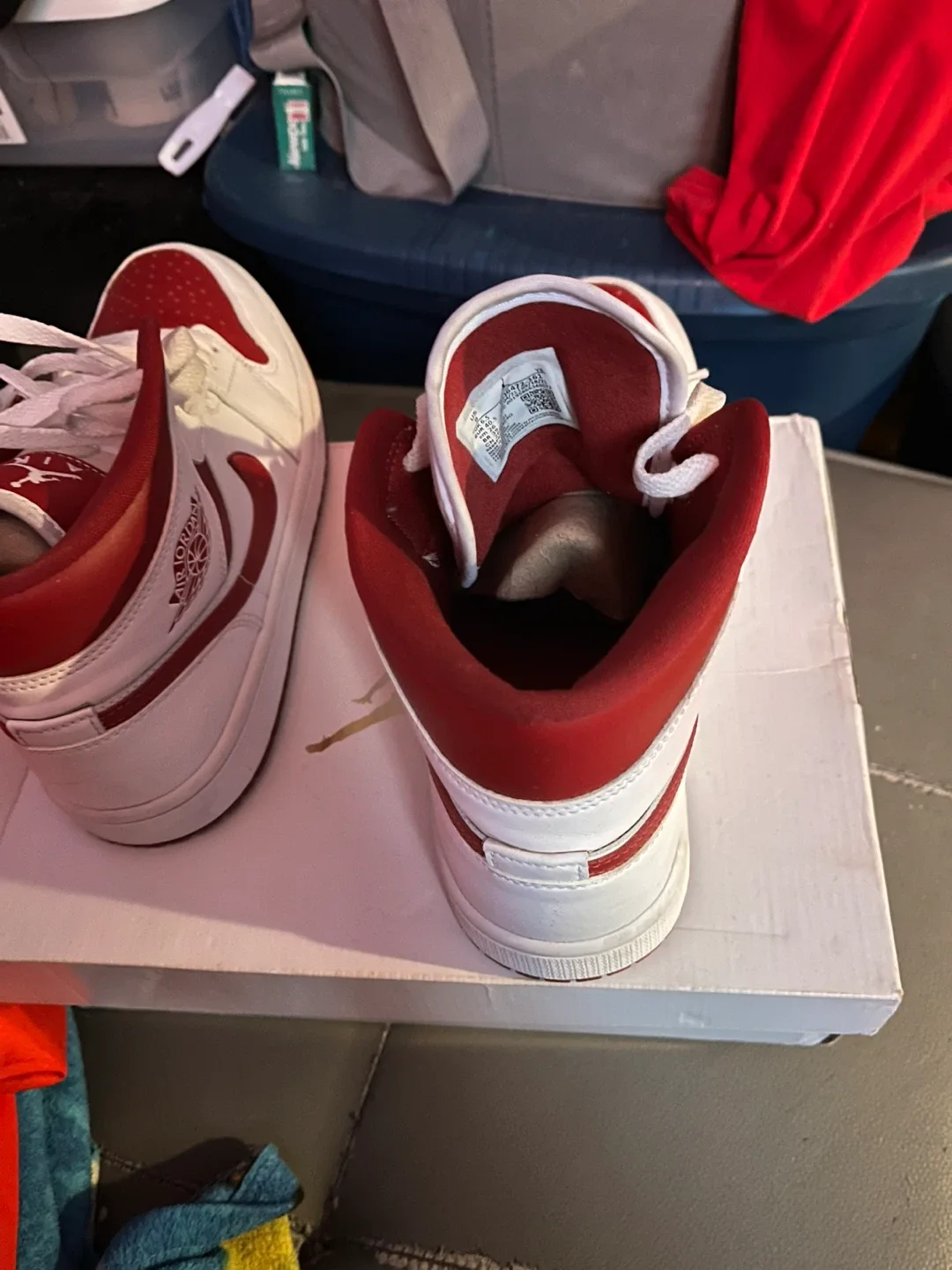 Air Jordan 1 Mid White/Red with Box image indicator(4)