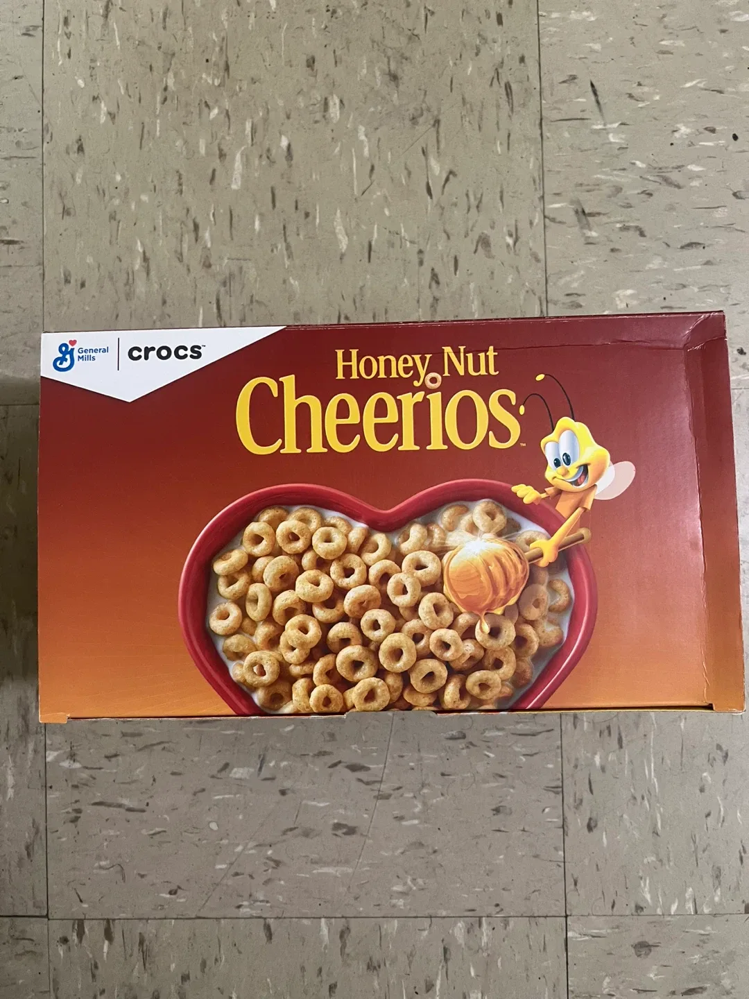 NEW SIZE 5Y Crocs x Honey Nut Cheerios Clogs image indicator(2)
