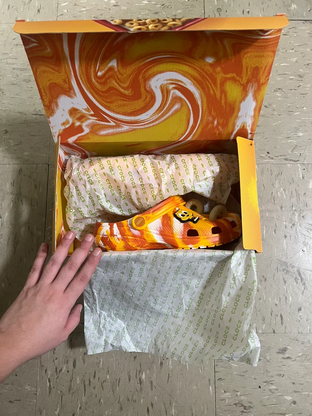 NEW SIZE 5Y Crocs x Honey Nut Cheerios Clogs image indicator(3)