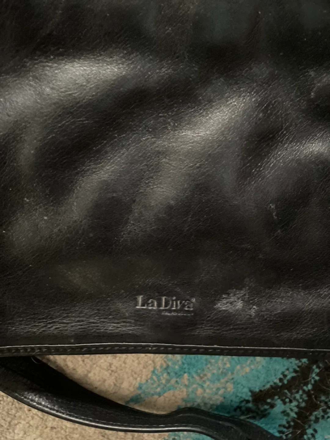 La Diva Black Leather Shoulder Bag image indicator(4)