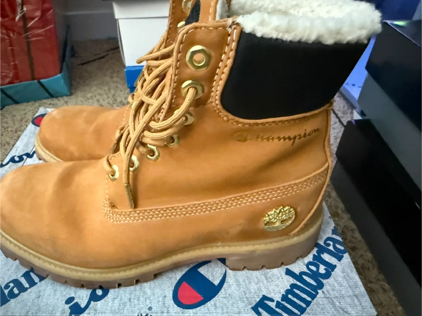 Timberland Premium 4in WP Warm Lined Boots - Size 8.5 image indicator(5)