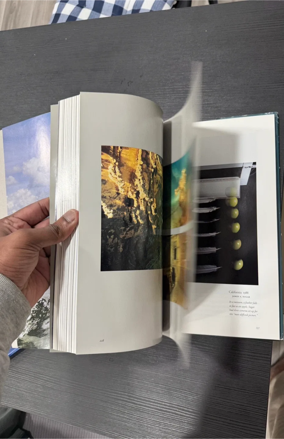 National Geographic: The Photographs Book image indicator(5)