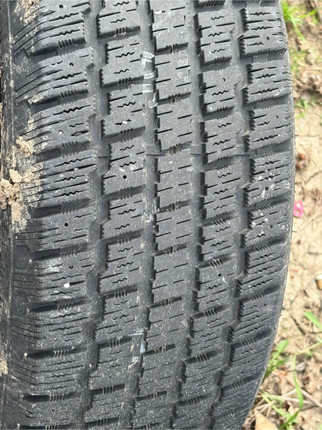 Cooper Tire 215/60R15 image indicator(3)