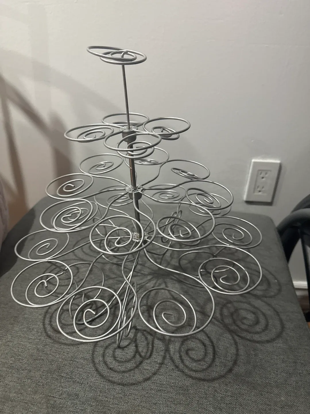 Silver Metal Cupcake Stand image indicator(2)