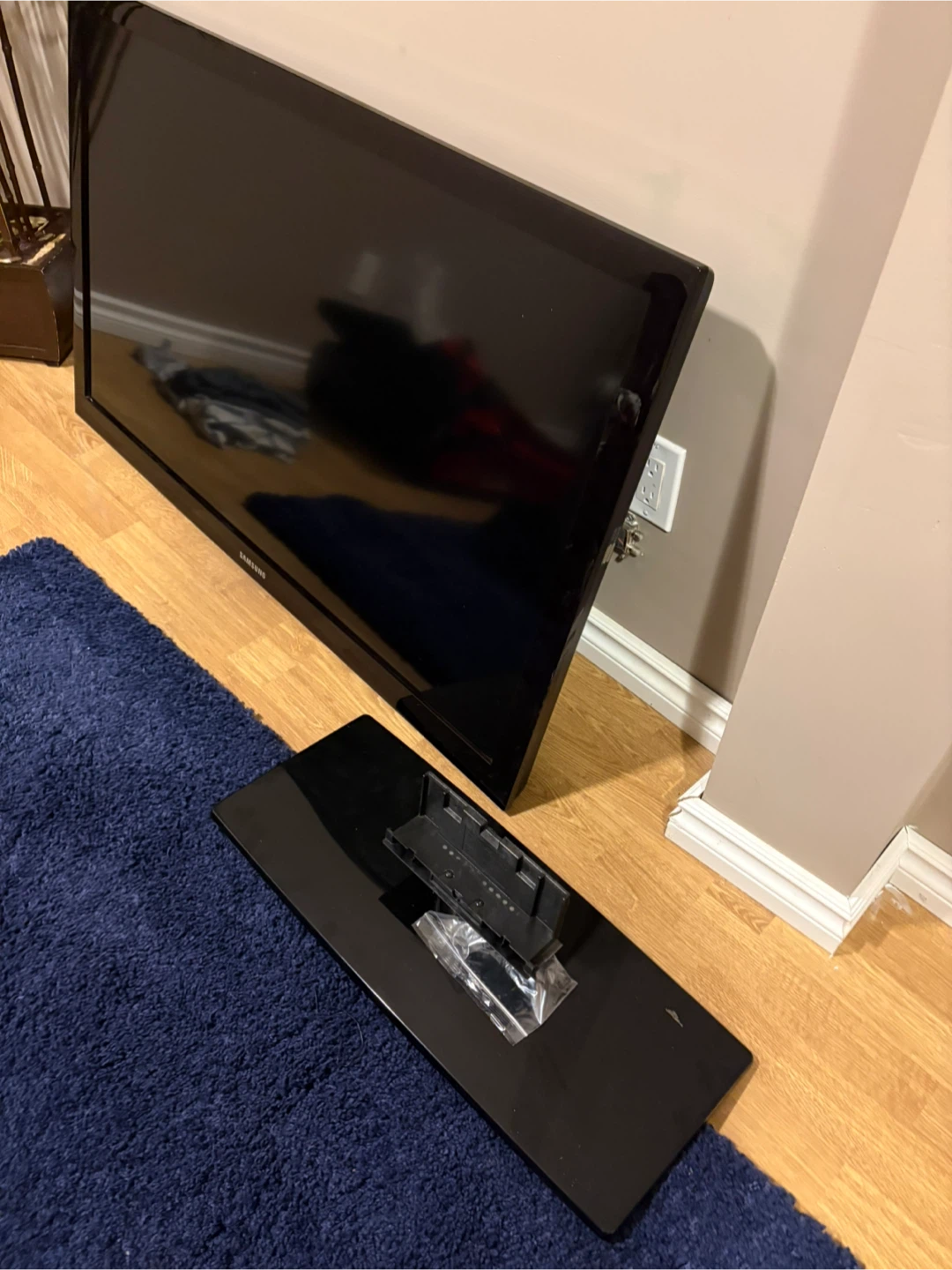 Samsung LN46E550F6FXZC 46" TV - photo 2