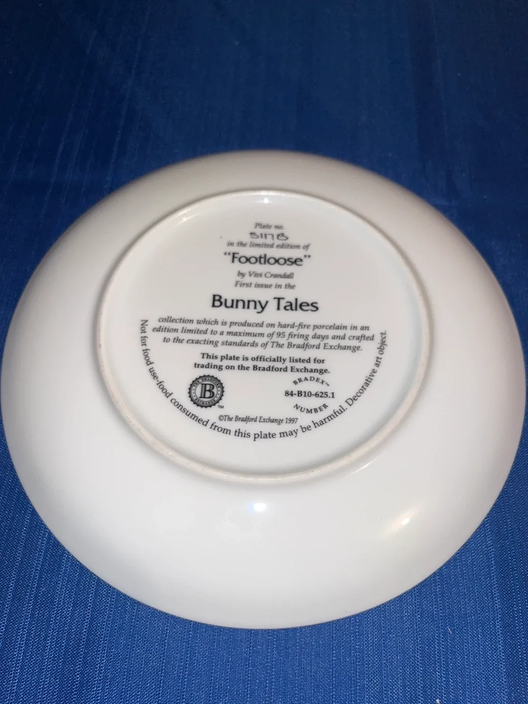 Vicki Crandall "Bunny Tales Plates image indicator(5)