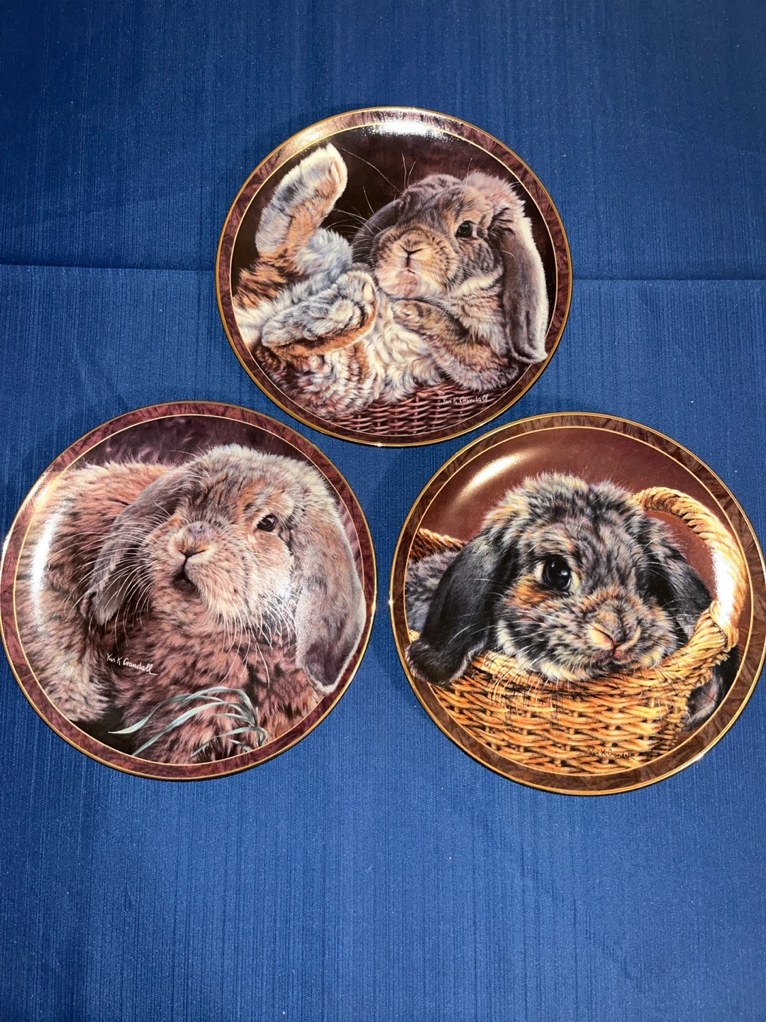 Vicki Crandall "Bunny Tales Plates