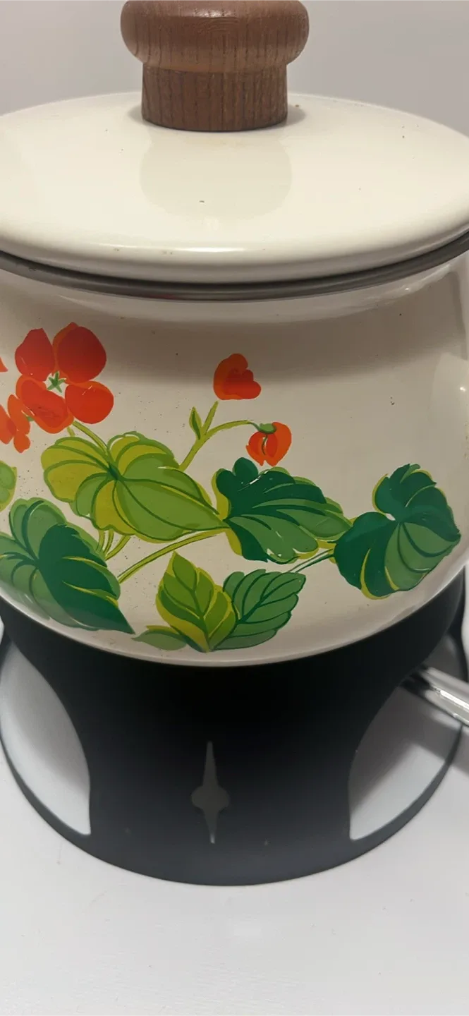 Vintage Fondue Set with Enamel Pot image indicator(5)