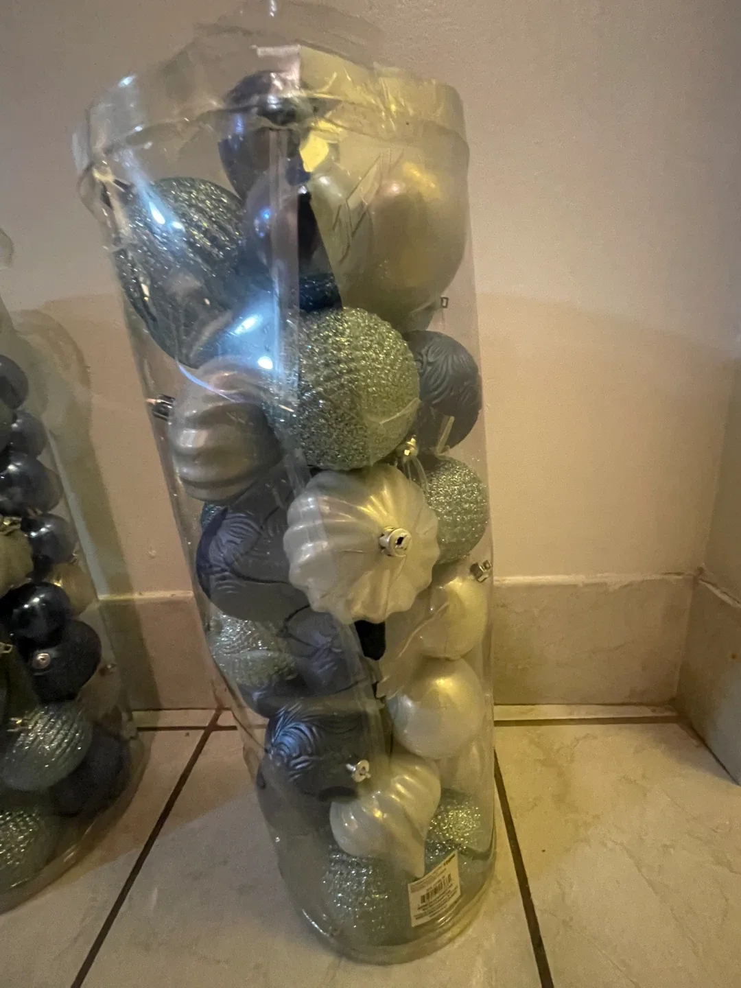 Silver and blue Christmas ornaments with container image indicator(4)