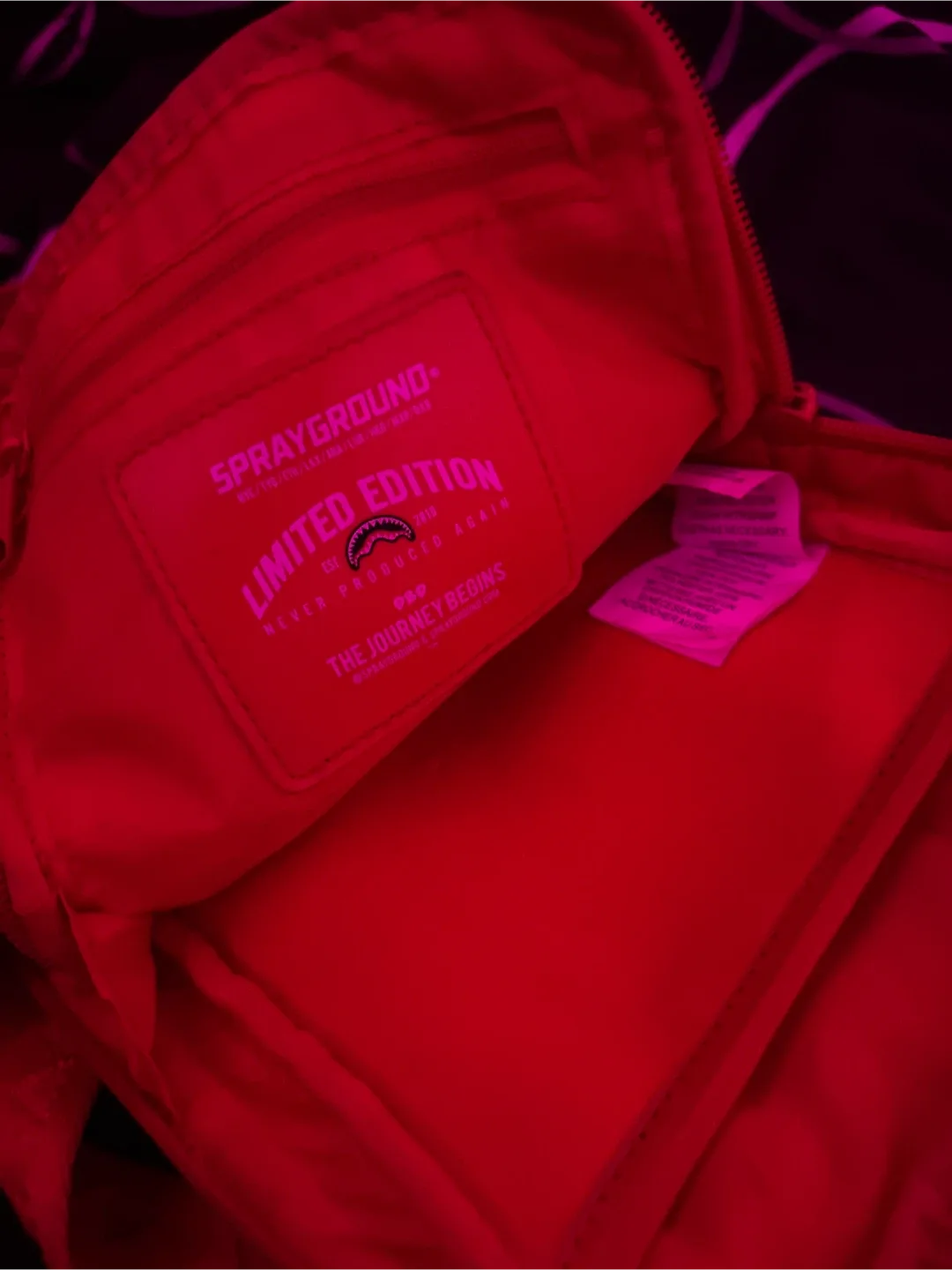 Sprayground crossbody bad image indicator(2)