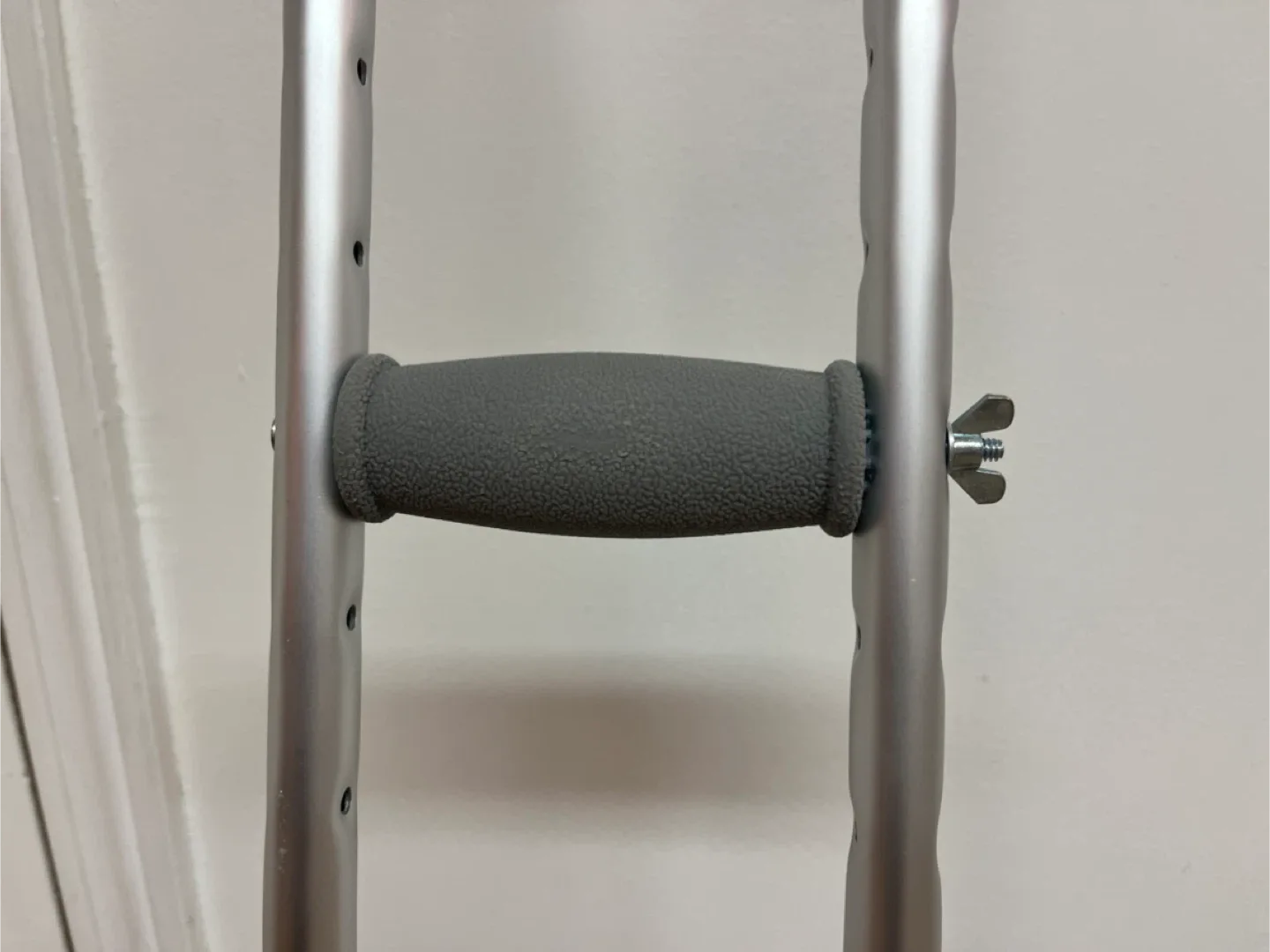 Adult Medium Height Aluminum Crutches - like new image indicator(4)