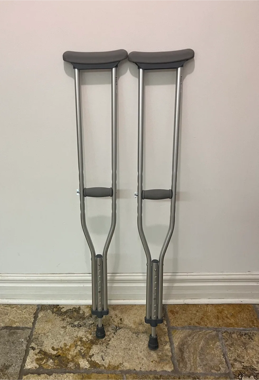 Adult Medium Height Aluminum Crutches - like new thumbnail