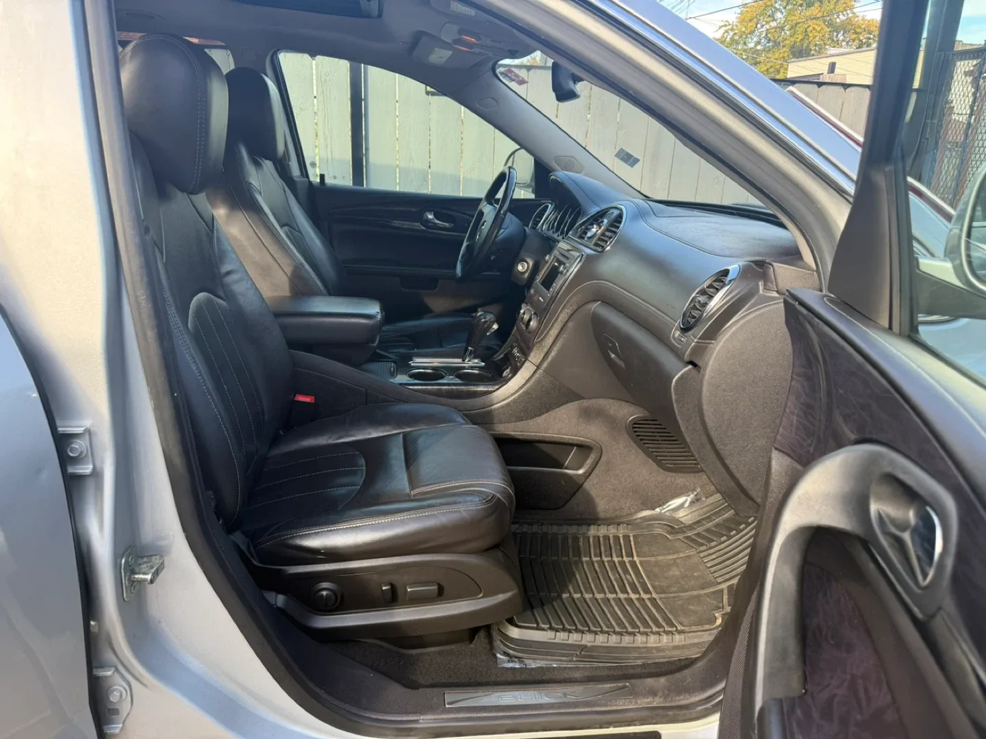 2017 Buick Enclave SUV - Silver image indicator(6)