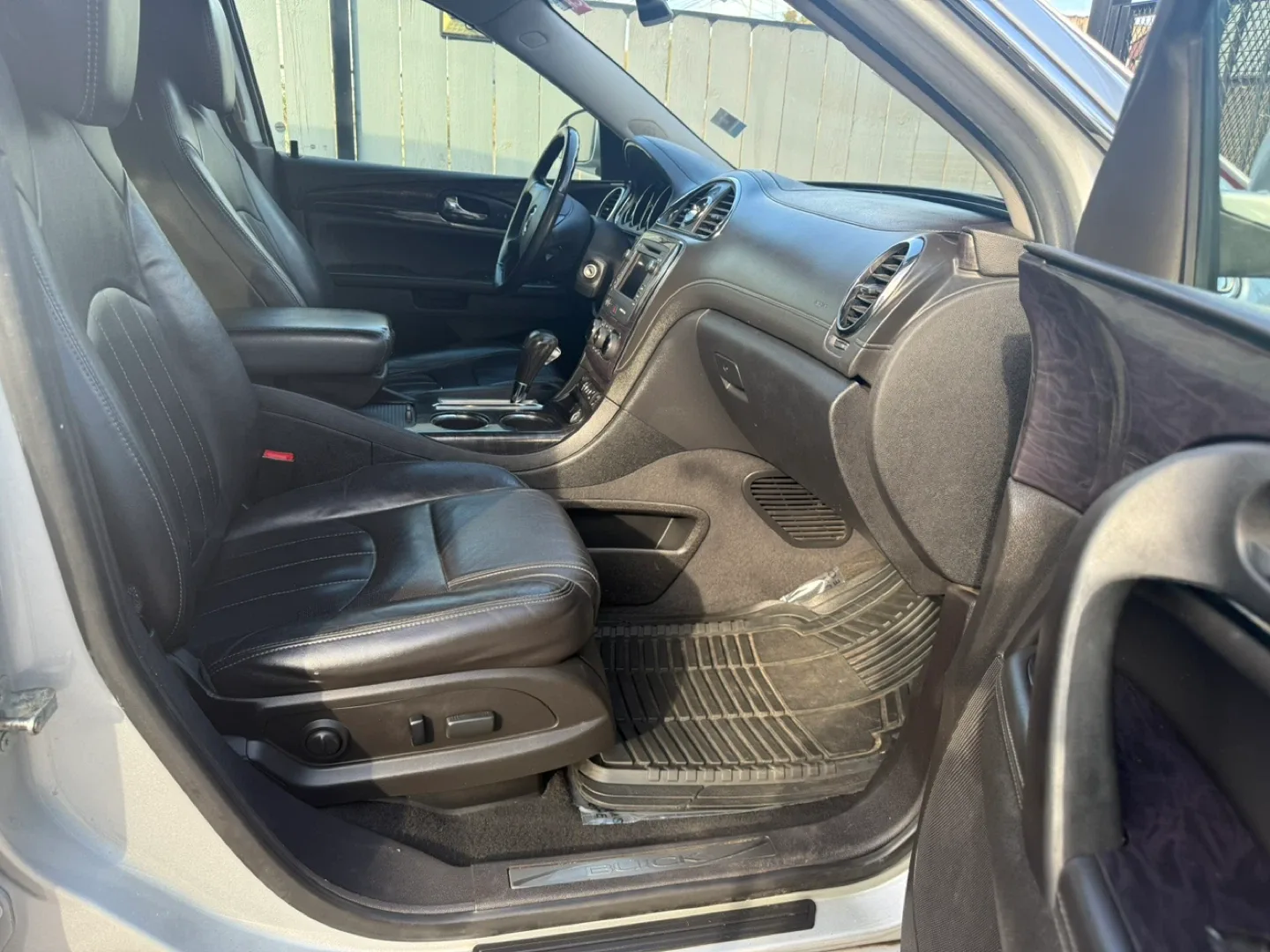 2017 Buick Enclave SUV - Silver image indicator(9)