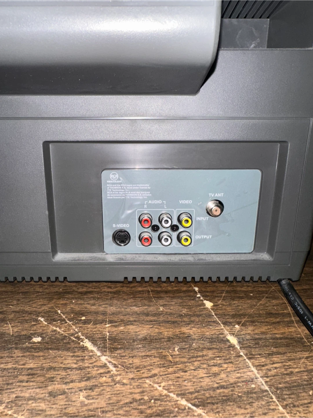 RCA TruFlat CRT TV - photo 3