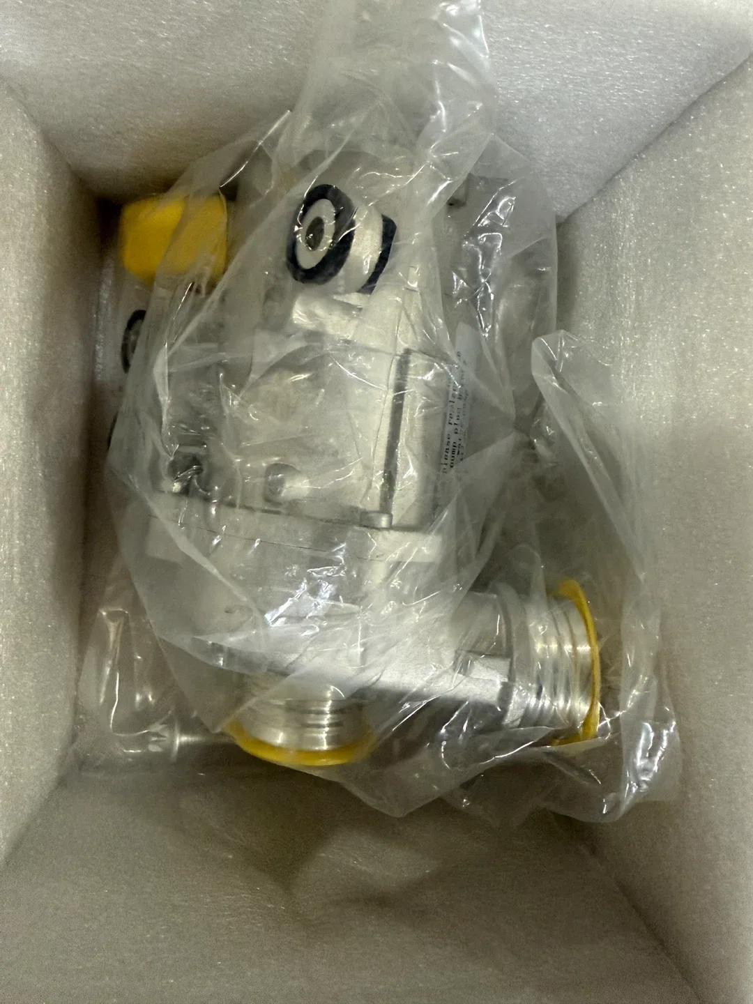 REVO Electric Water Pump & Bolts Replacement for BMW image indicator(5)