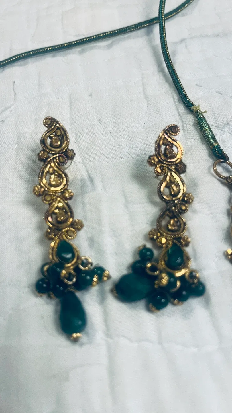 Necklace and Earrings Set - Gold & Green image indicator(5)