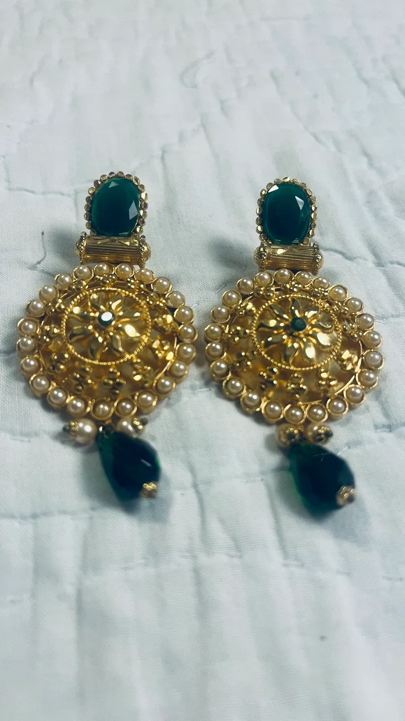 Necklace and Earrings Set - Gold & Green image indicator(6)