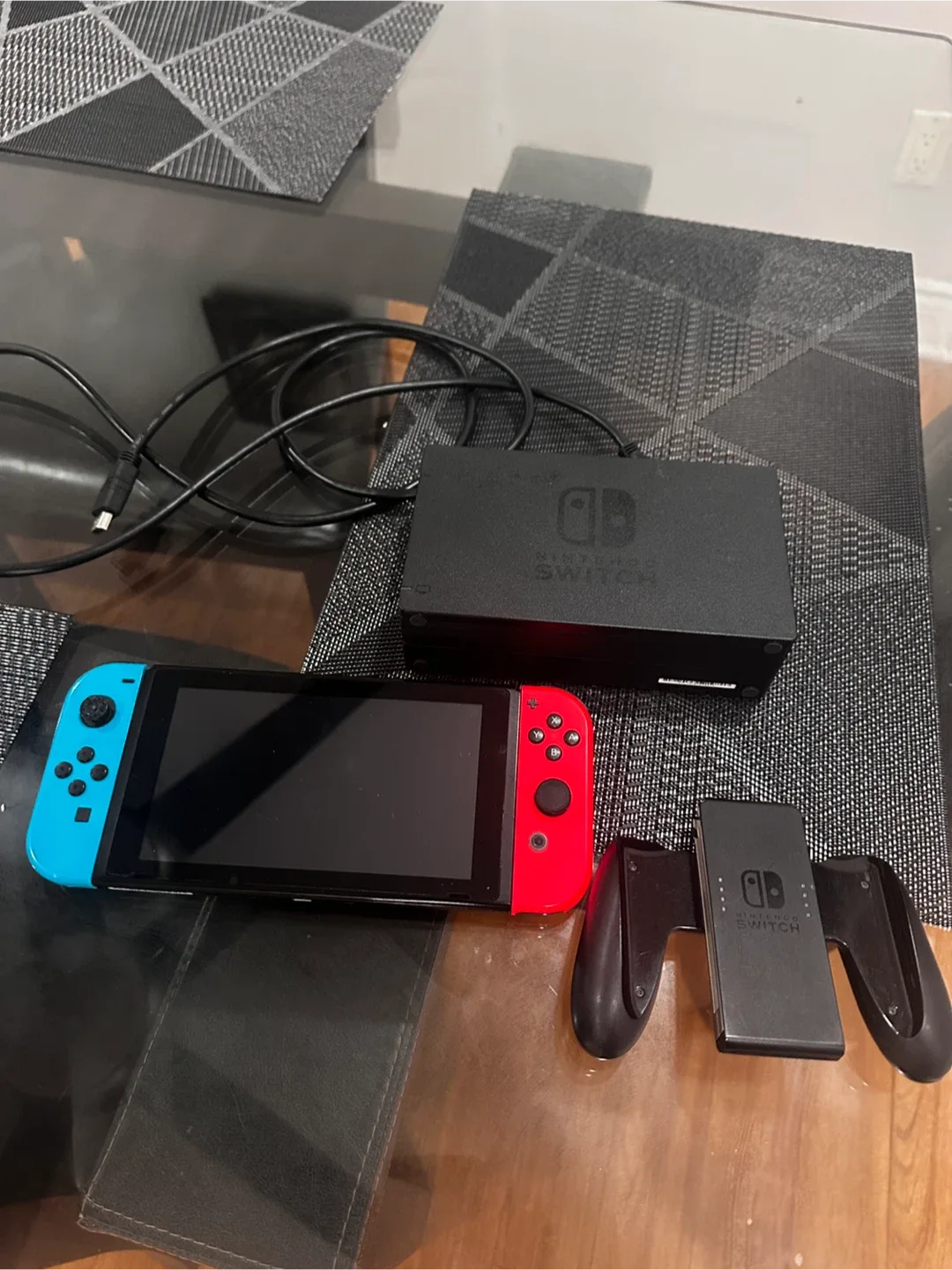 Nintendo Switch Console with Dock and controller pad image indicator(4)