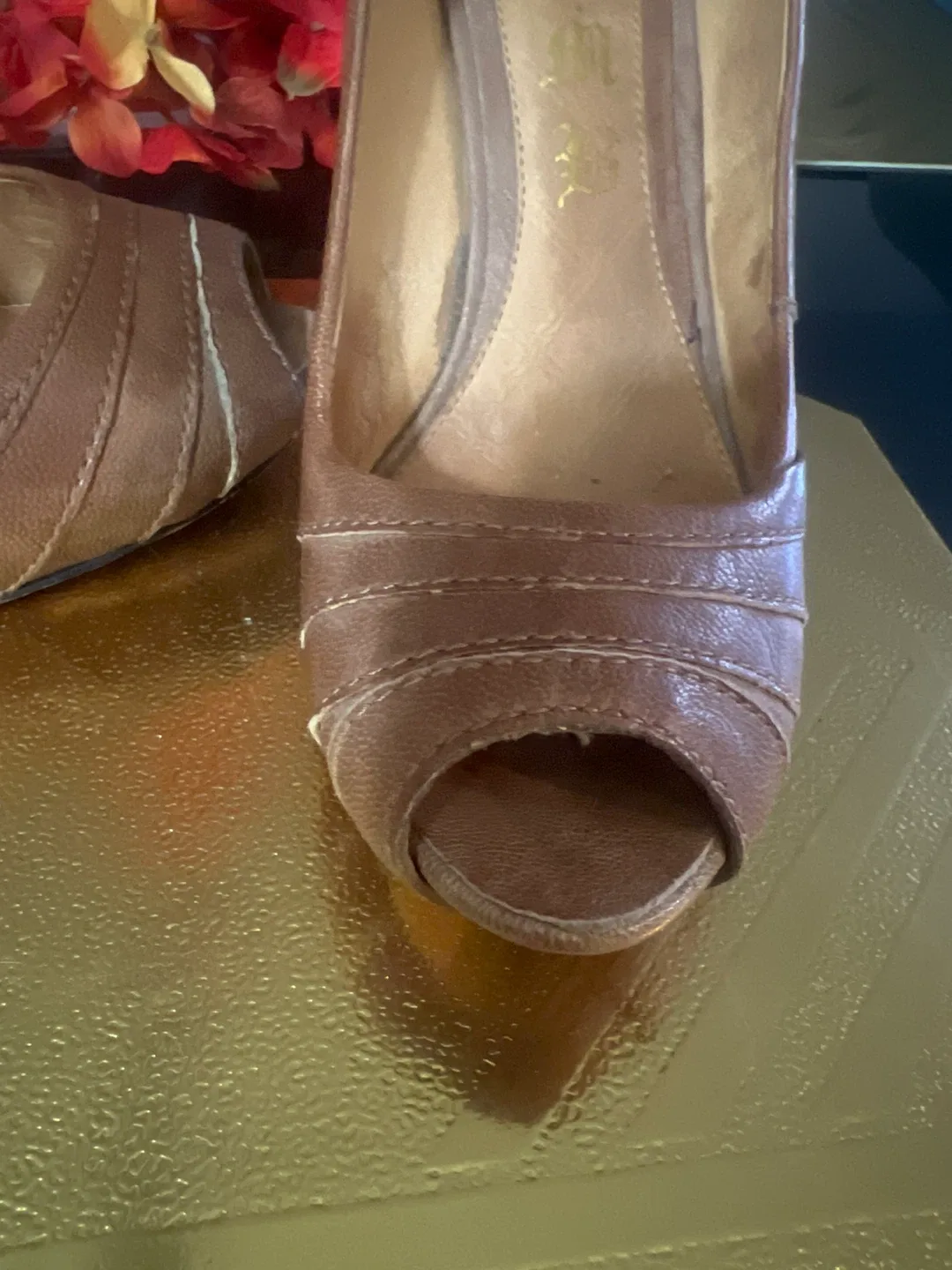 L.A.M.B. Brown Leather Heels image indicator(3)