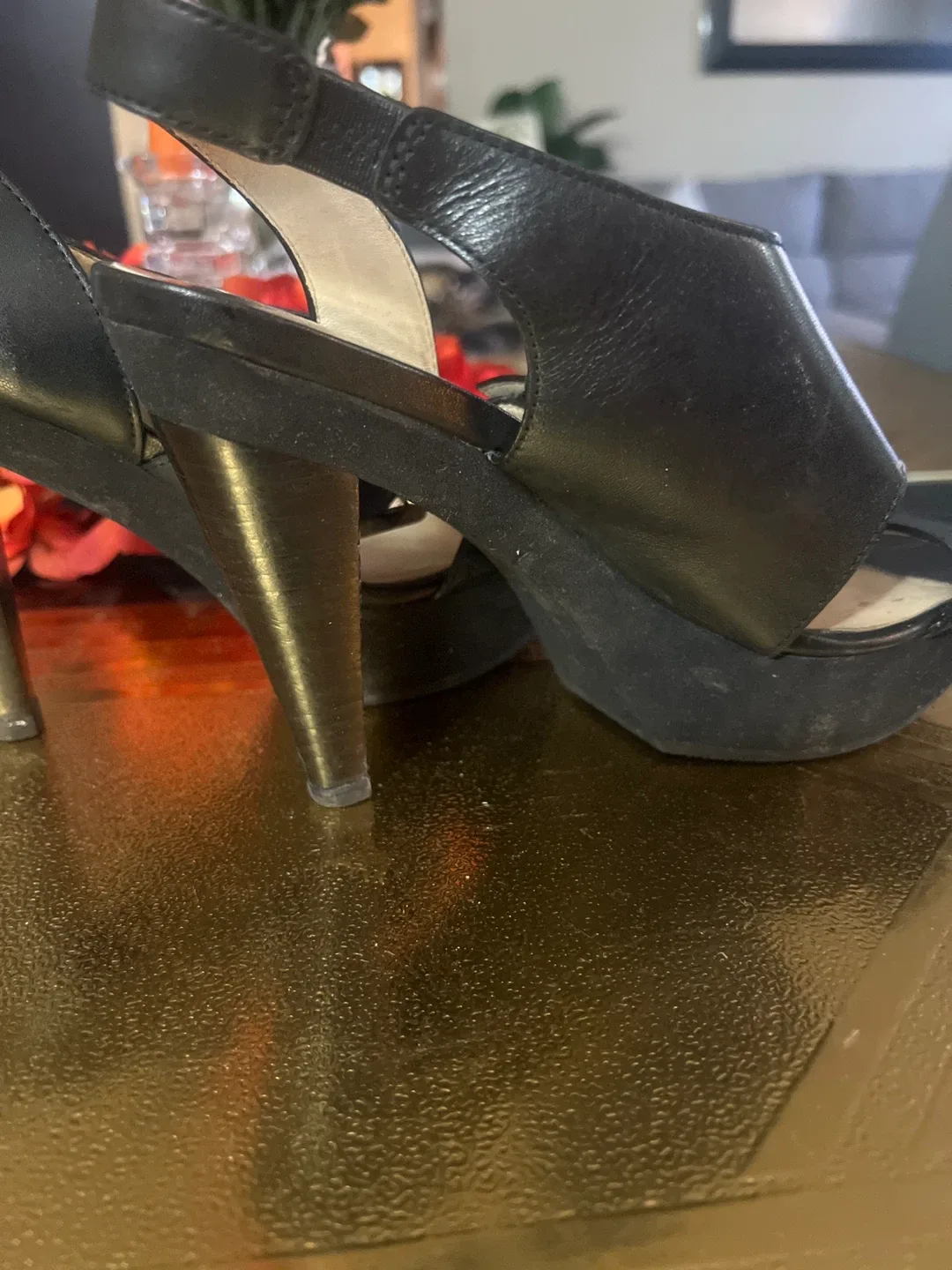 Michael Kors Black Heels image indicator(3)