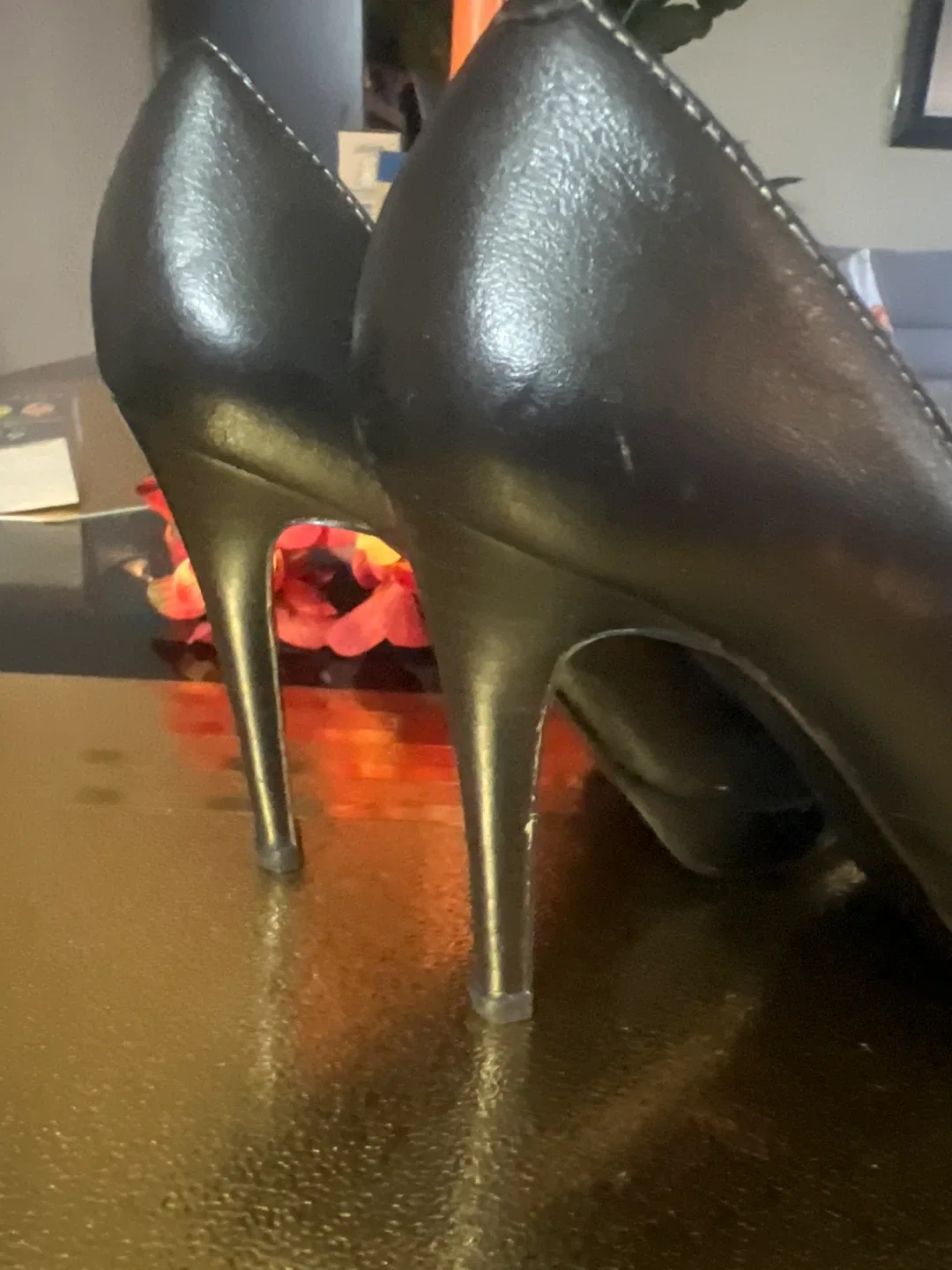 Ralph Lauren Black Leather Heels image indicator(2)