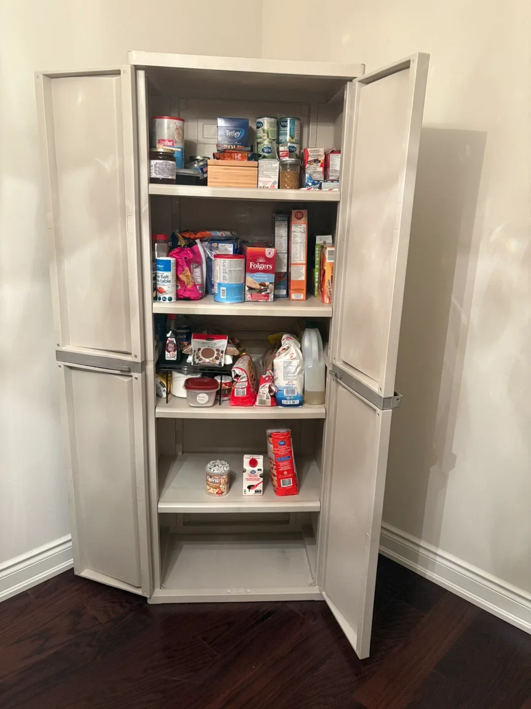 Sturdy Plastic Storage Cabinet image indicator(2)