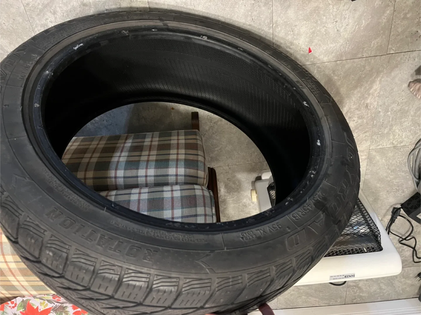 Winter tire 225/45R18 single image indicator(3)