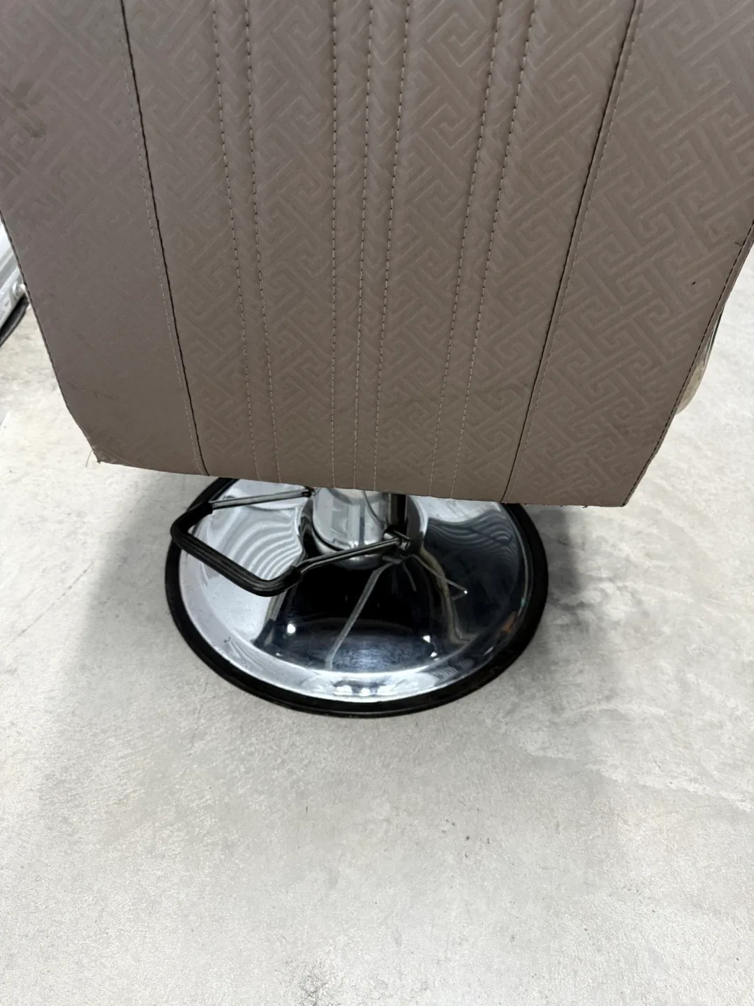 Vintage Barber Chair - Tan - Chrome Base Mid Century Style image indicator(6)