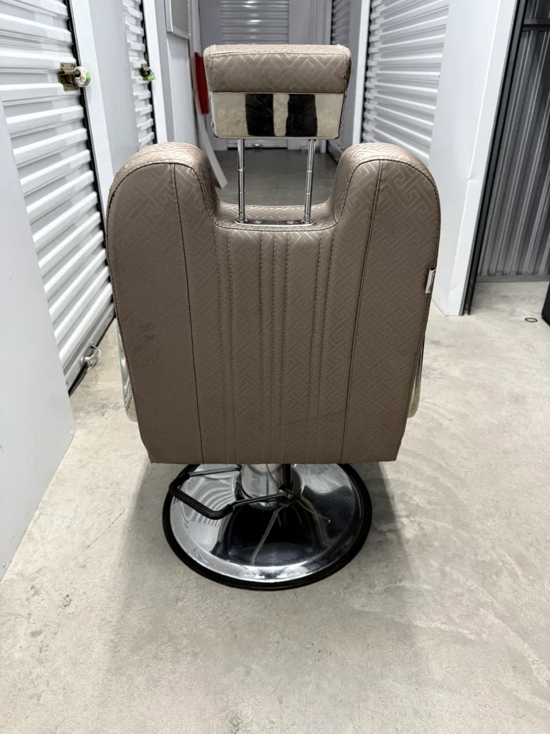 Vintage Barber Chair - Tan - Chrome Base Mid Century Style image indicator(7)