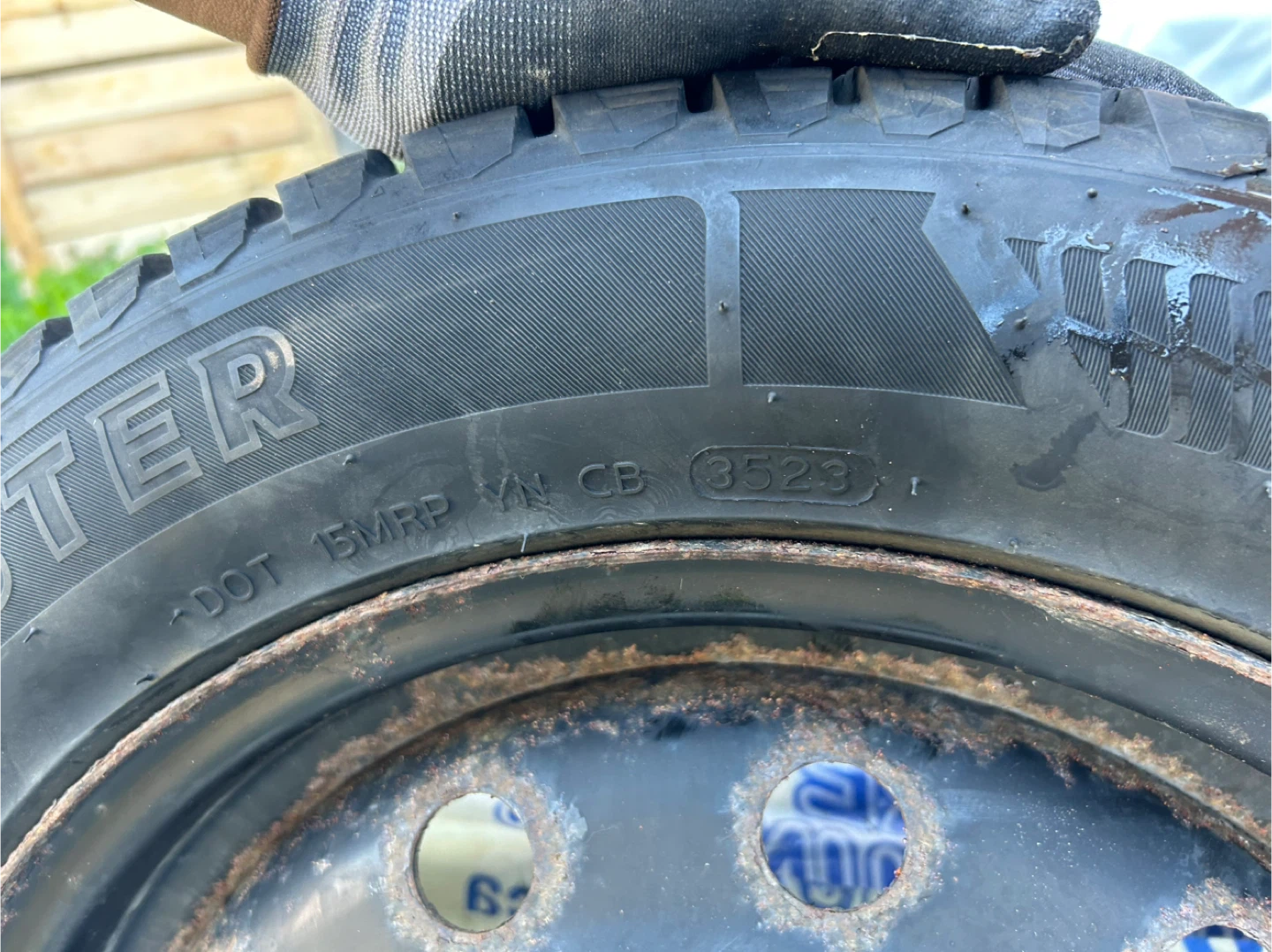 Motomaster Winter Edge II 205/55R16 Tire - photo 2