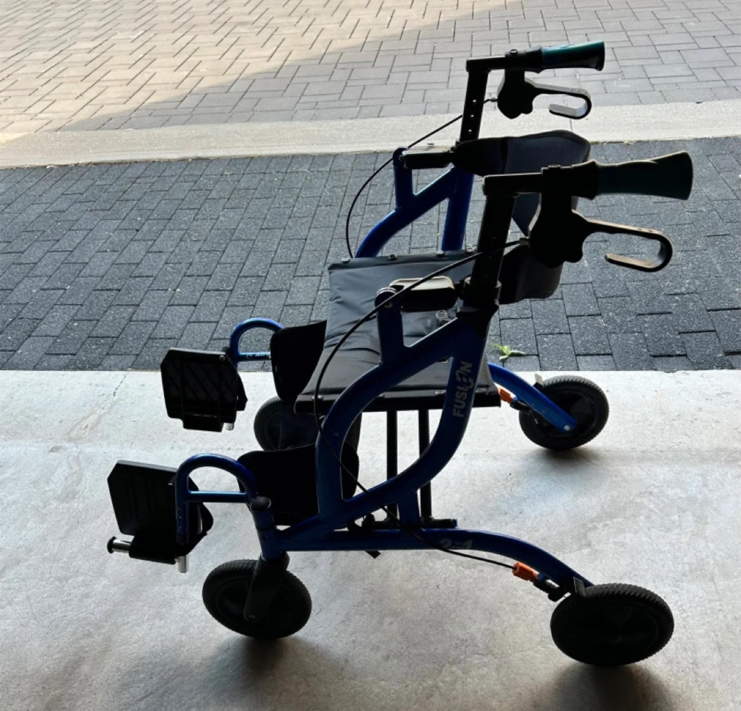 Airgo Fusion Rollator Walker - Blue image indicator(8)