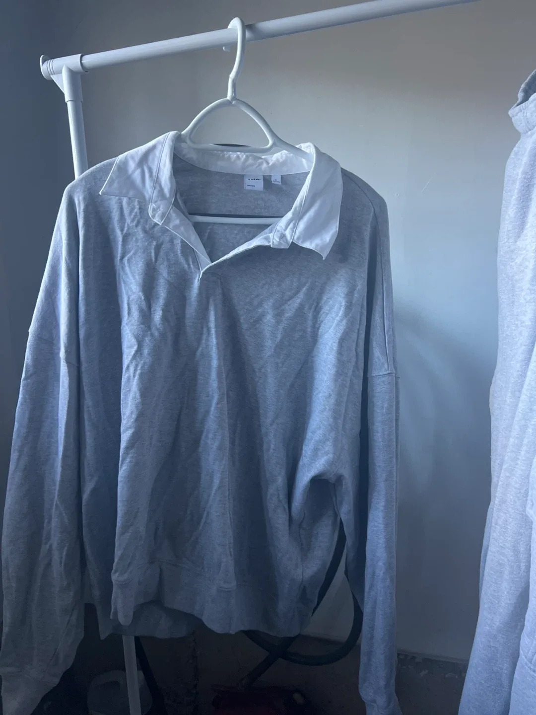 TNA Aritzia Grey Polo Sweatshirt - Size L image indicator(4)