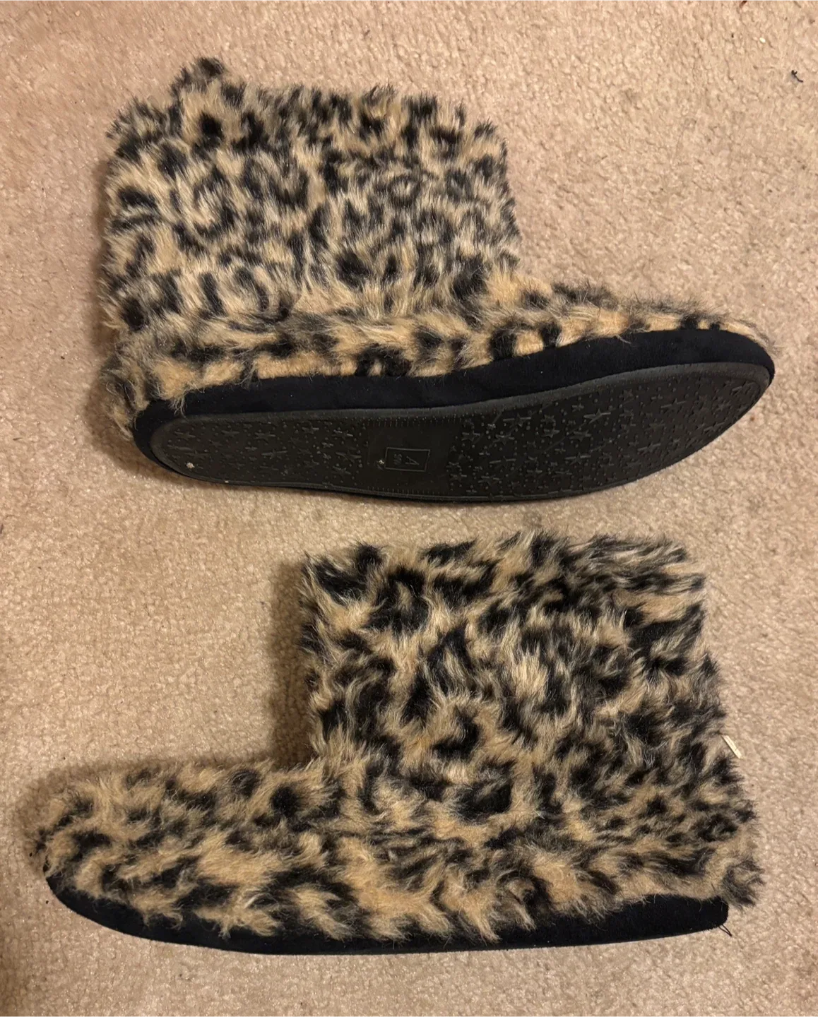 Leopard Print Slipper Boots (size 9/10) image indicator(2)