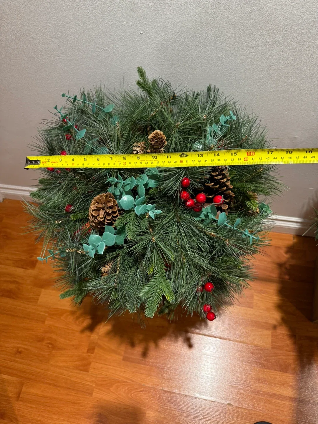 Set of 2 Christmas Planters image indicator(3)