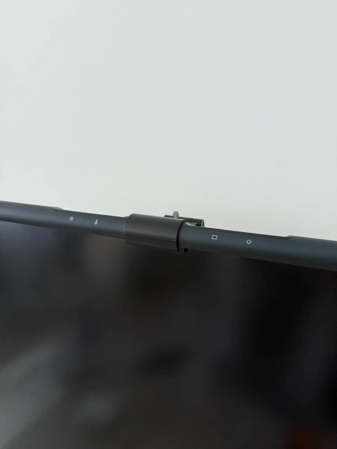 LG 4K UHD Ultrafine 27UN850-W Monitor image indicator(3)