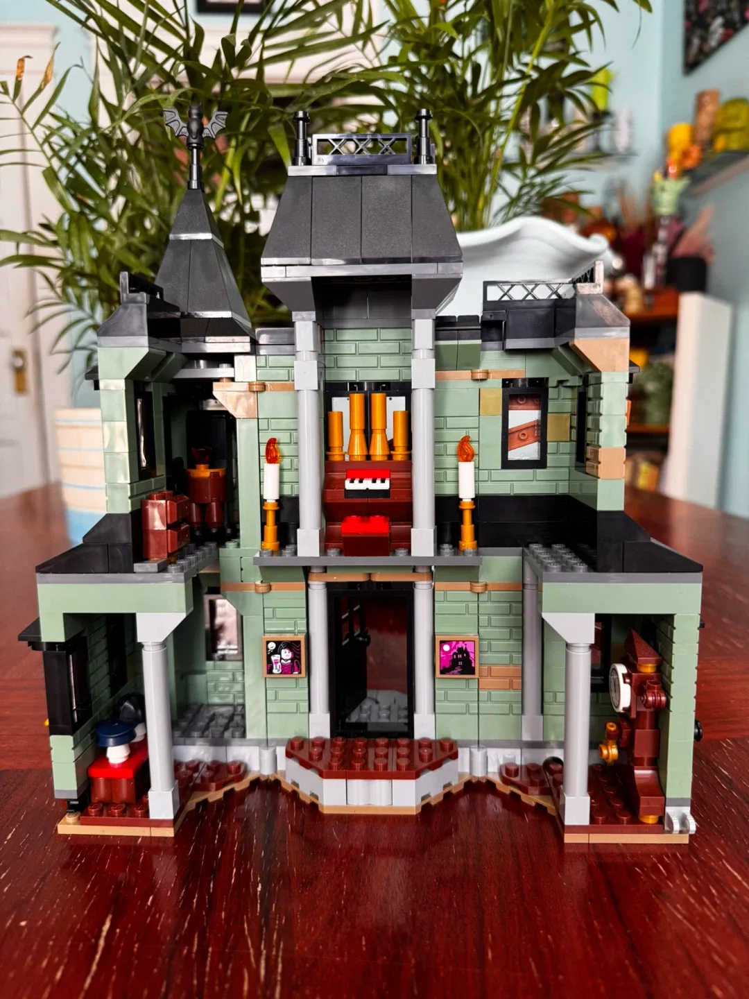 Lego Haunted House 10273 image indicator(3)