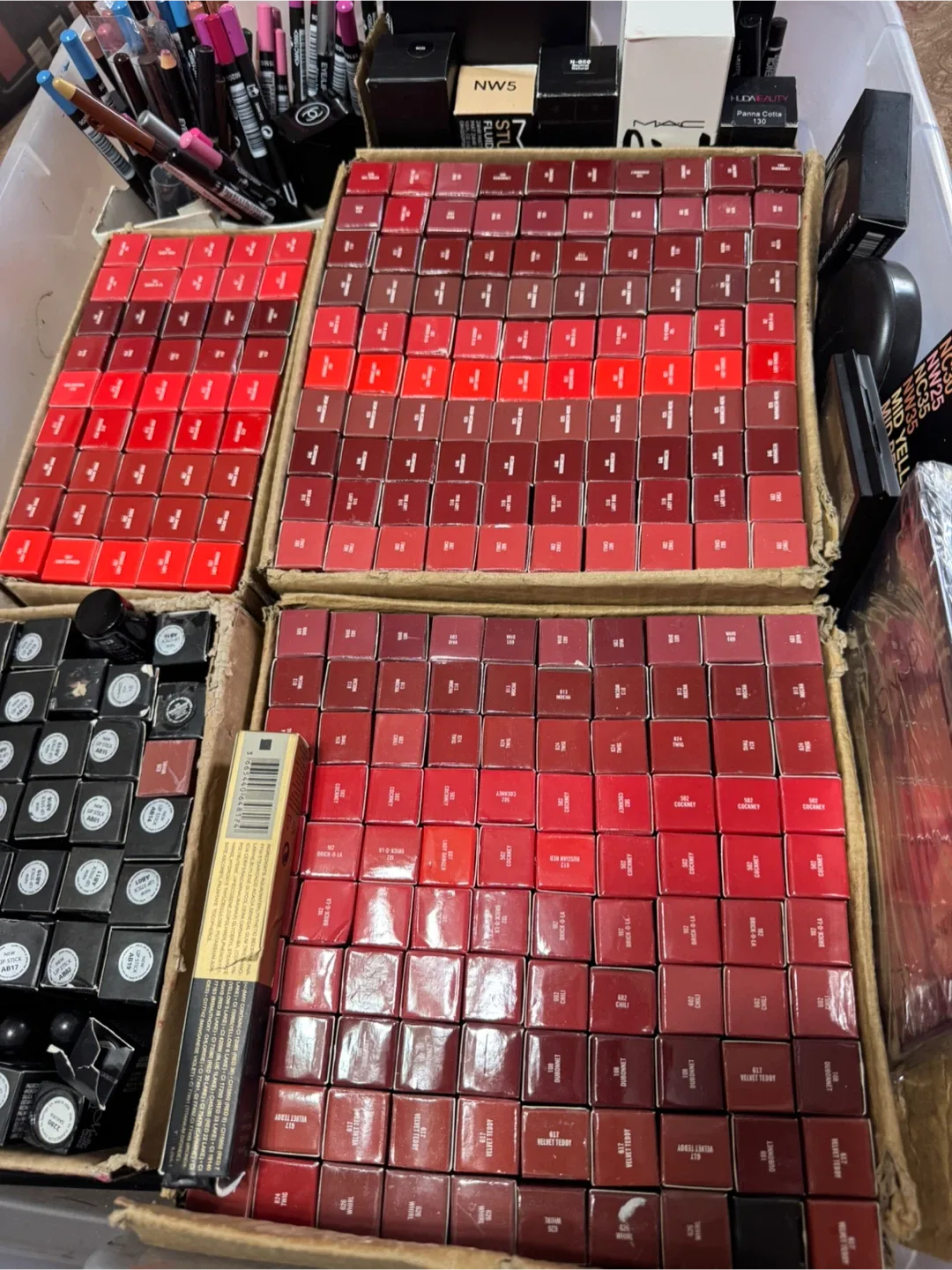 MAC Lipstick Lot - Assorted Shades image indicator(5)