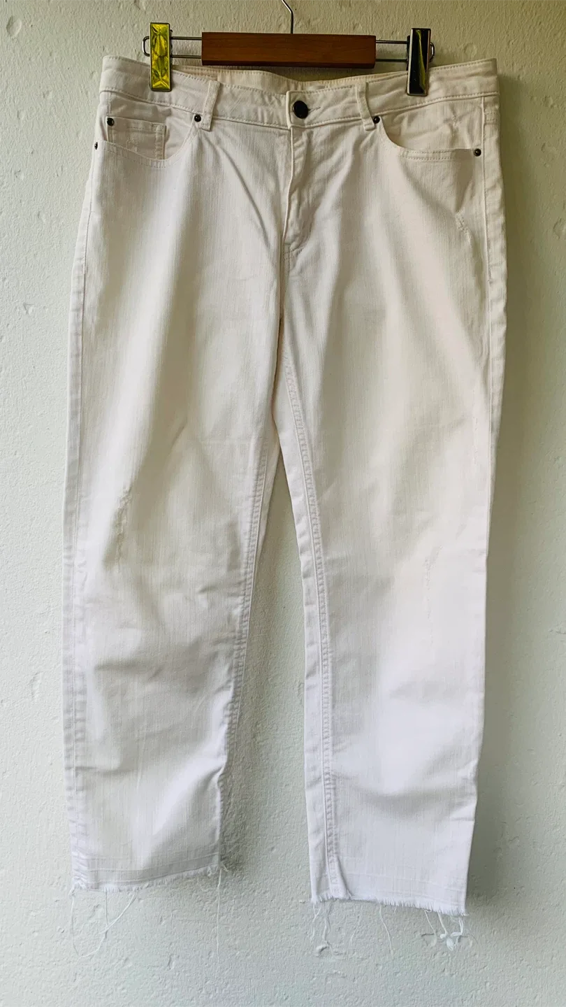 Hugo Boss Easy J60 Mid Rise White Jeans thumbnail