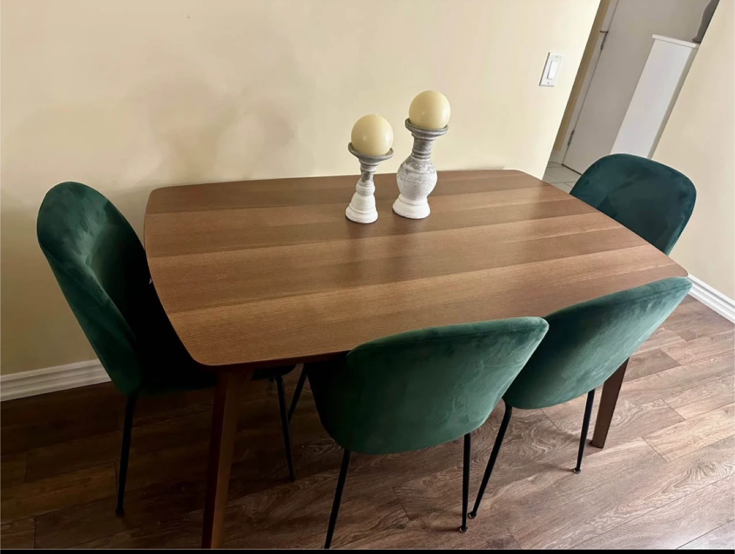 Dining table and Green Velvet Dining Chairs - Set of 4 - photo 3