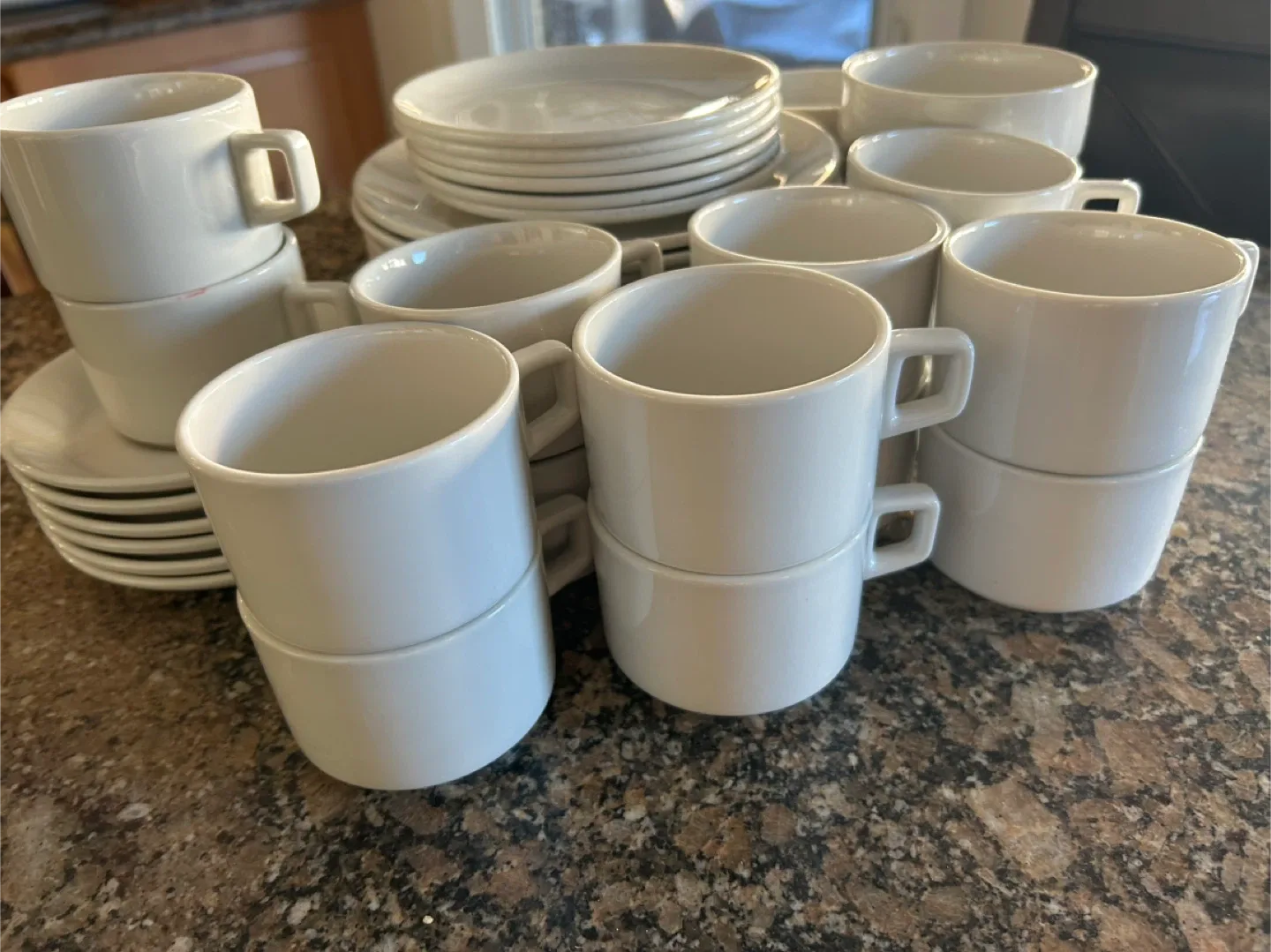 Fine Hotel China Dinnerware Set image indicator(3)