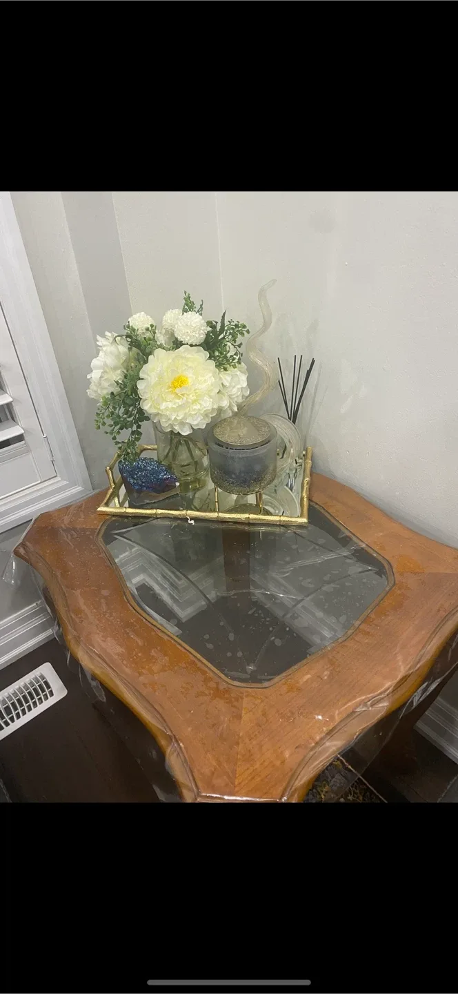 Wooden Coffee Table with Glass Top and 1side image indicator(2)