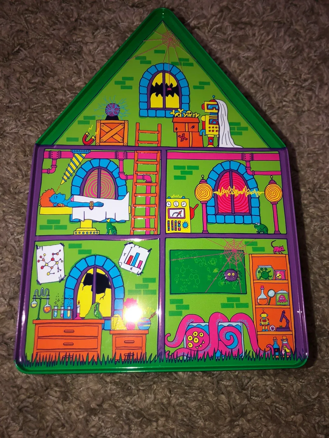 Halloween House Tin with Rats image indicator(5)