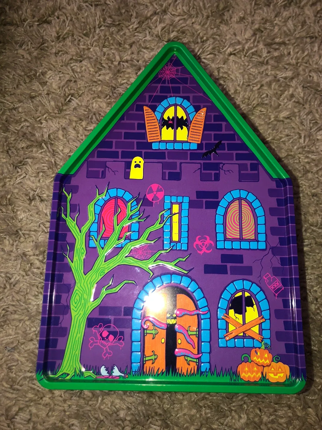 Halloween House Tin with Rats image indicator(4)