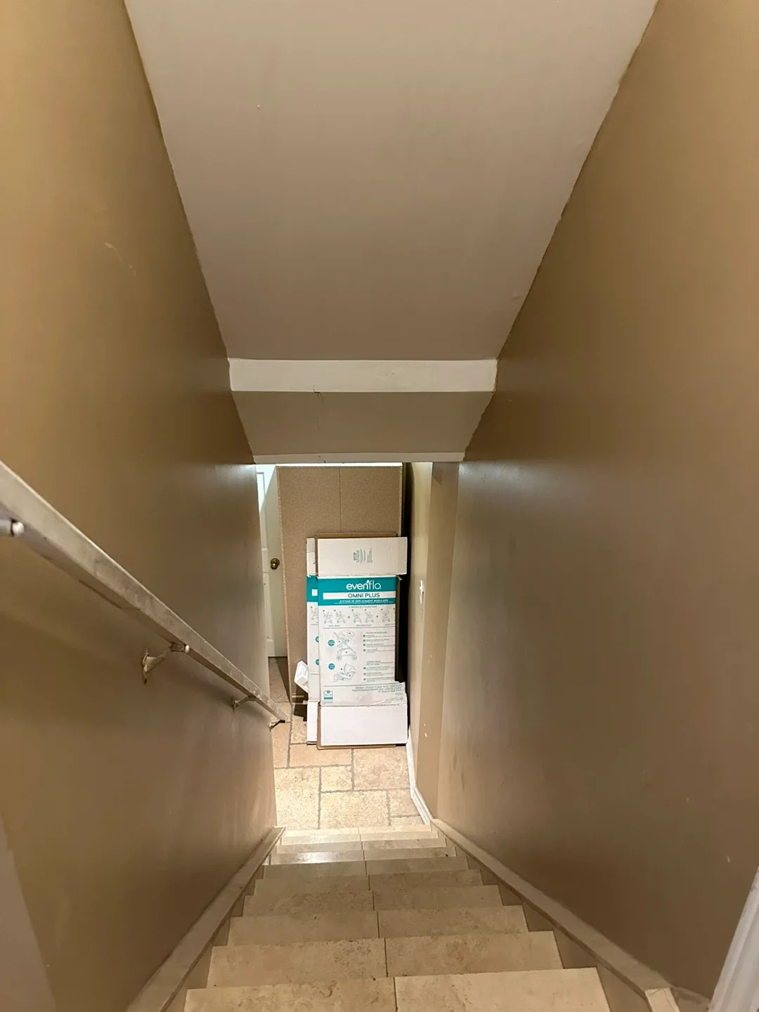 A spacious open-plan basement image indicator(6)