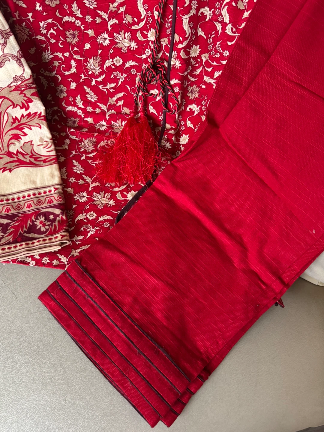 New Red Floral Print Outfit winter stuff comes with shawl - photo 3